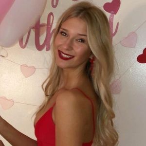 Meet your Posher, Mackenzie